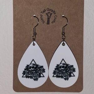 Skull and roses wood tear drop earring set new
